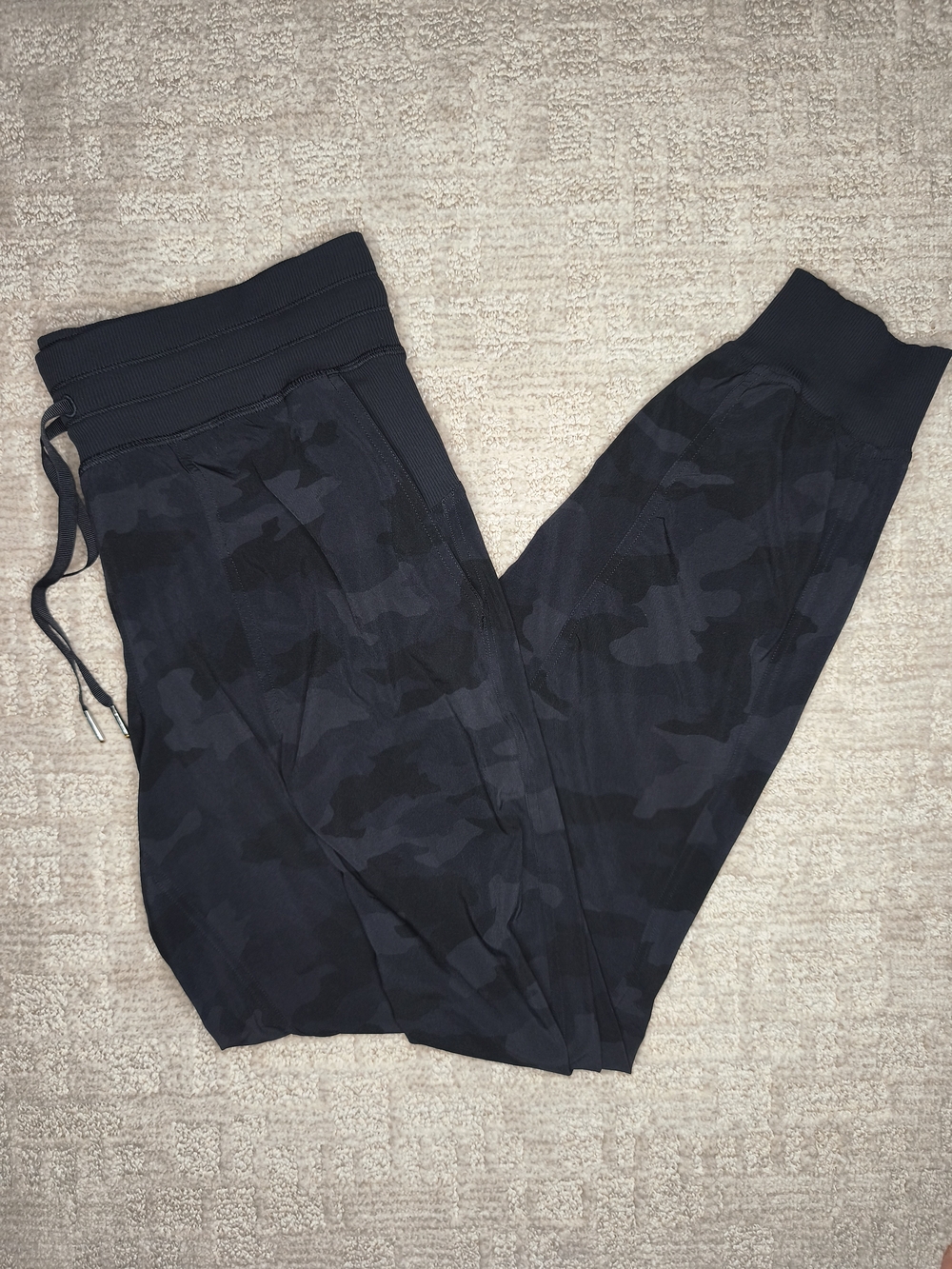 Lululemon Women's Black Gray Camouflage Lounge Jogger Sweatpants Size 10 EUC